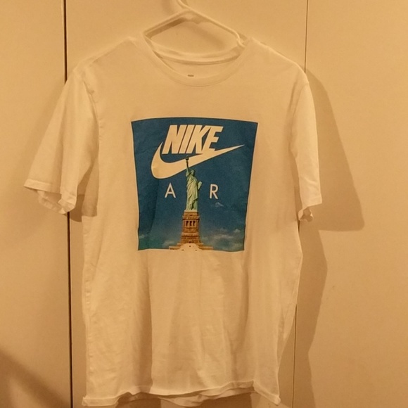 Nike Other - White Nike air short sleeve shirt